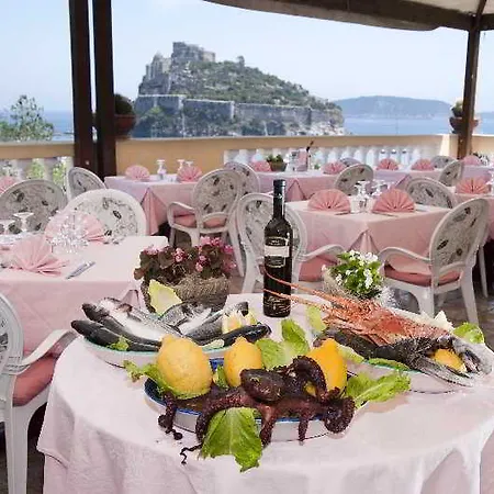 Giardino Delle Ninfe E La Fenice ايسكيا